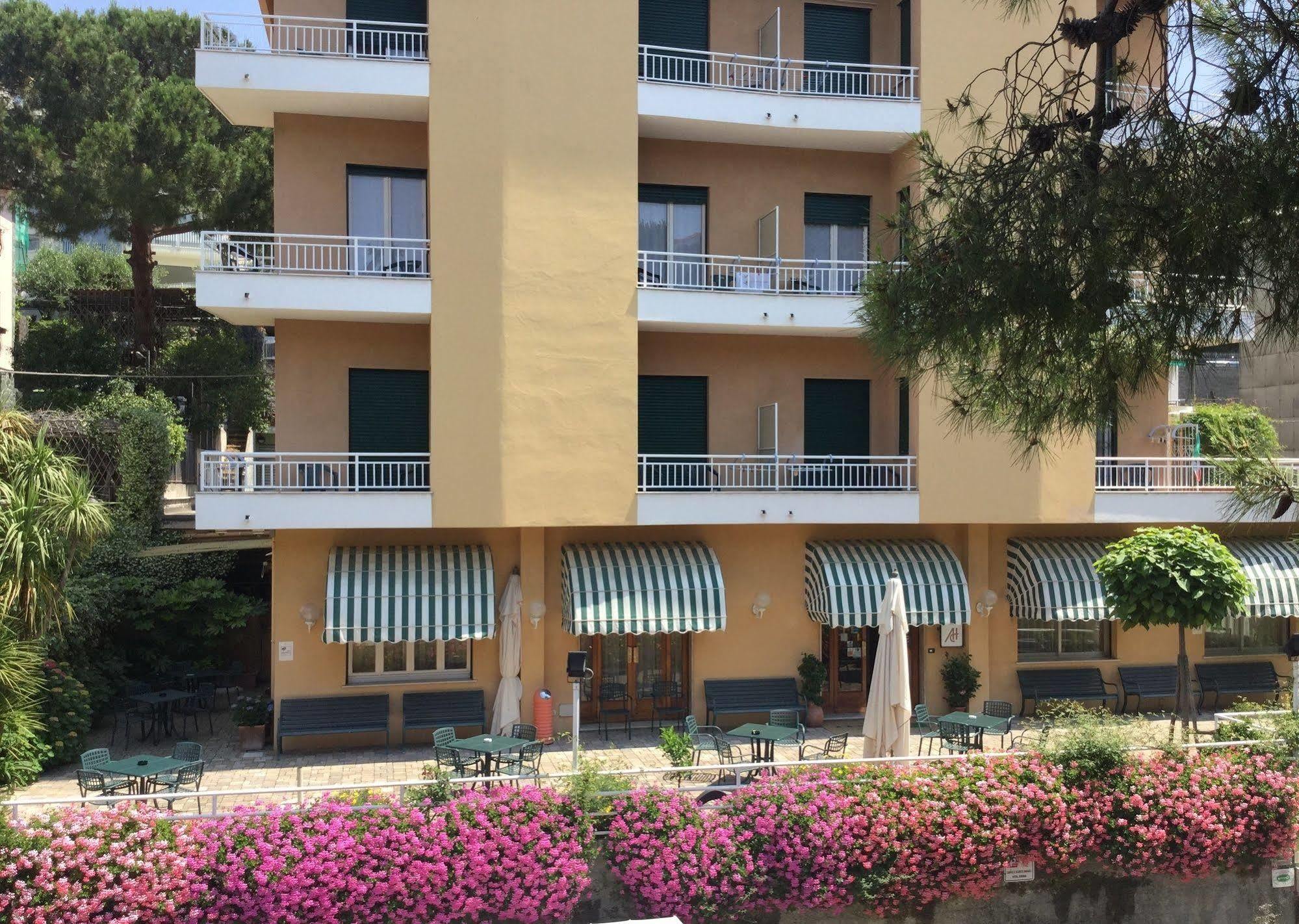 Albergo Adriana Celle Ligure Eksteriør bilde